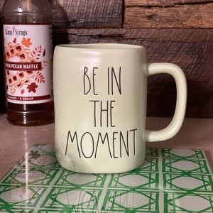 NWOT Rae Dunn green Be In The Moment mug